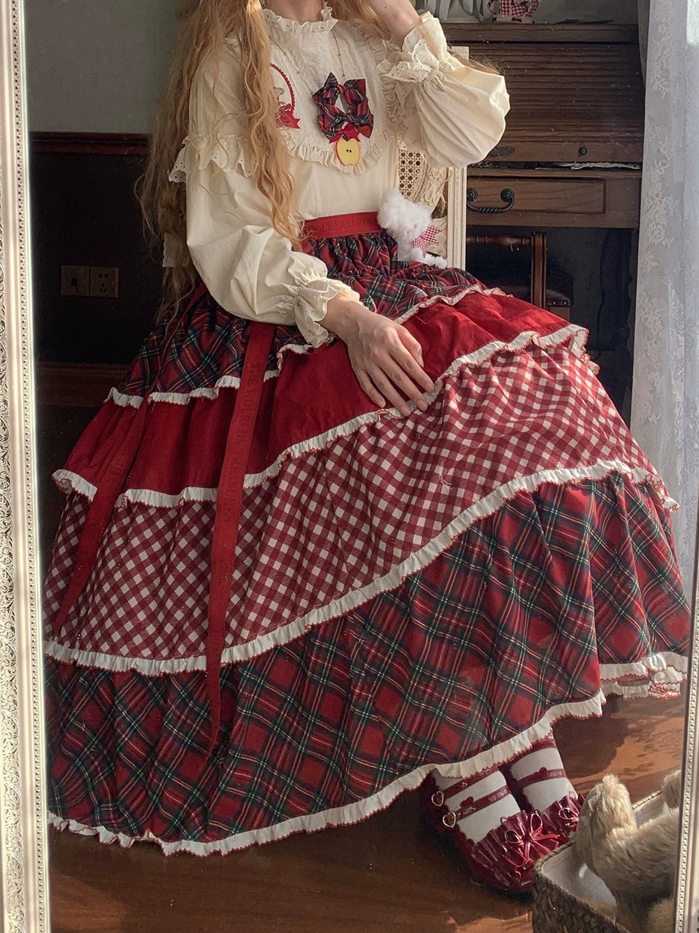 [Pre-orders available until 1/23] Sweet Berry Rabbit Stand Collar Blouse
