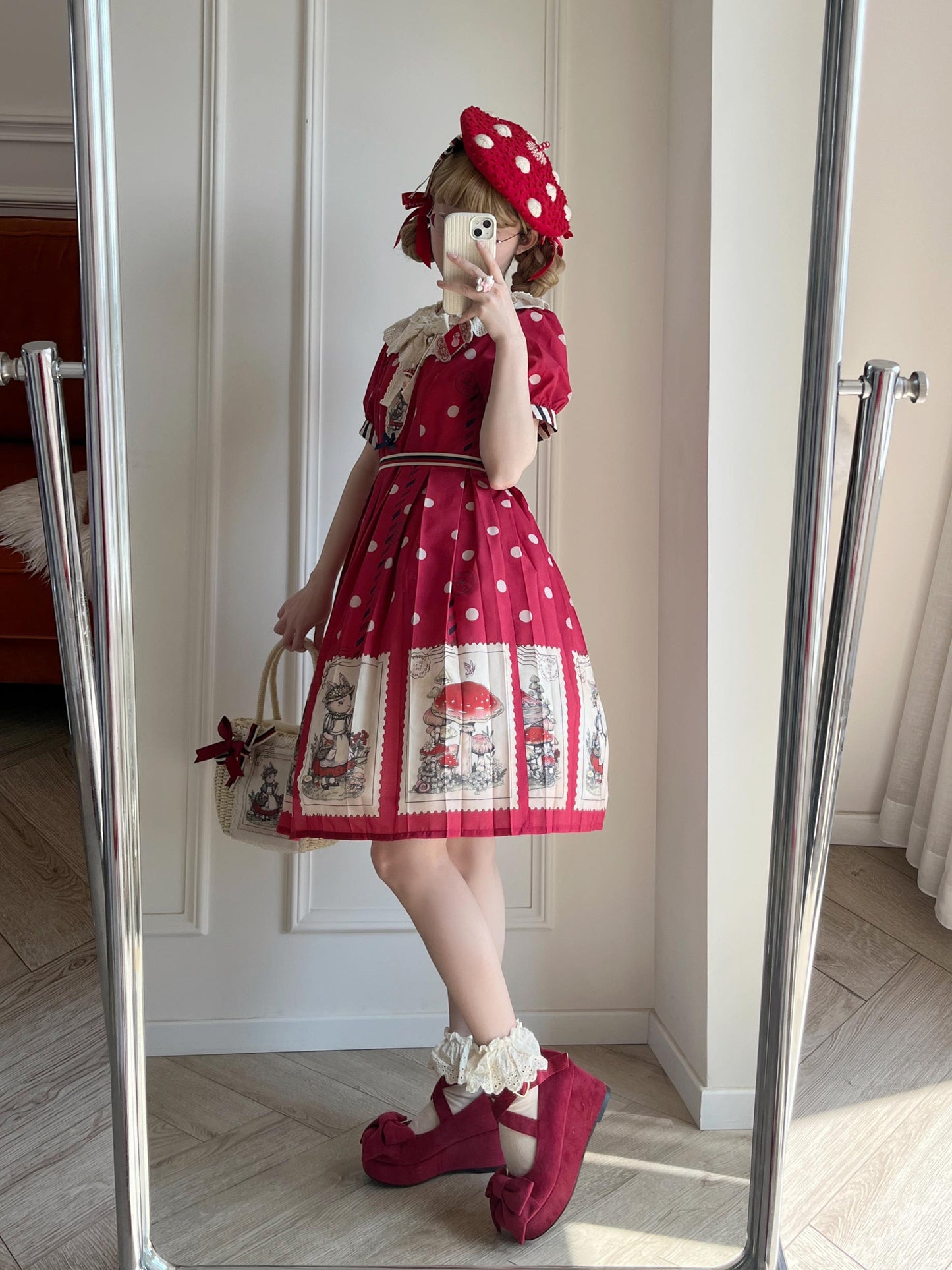 キノコとウサギの切手デザインワンピース