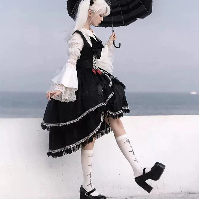 [Pre-orders available until 10/8] Rose of the Night Gothic Lolita Jumper Skirt