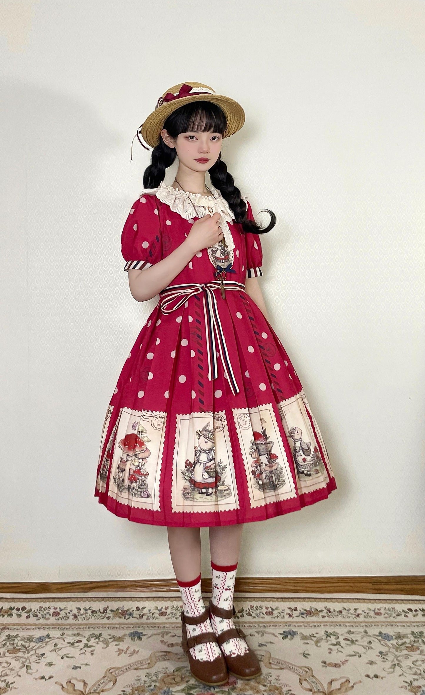 キノコとウサギの切手デザインワンピース