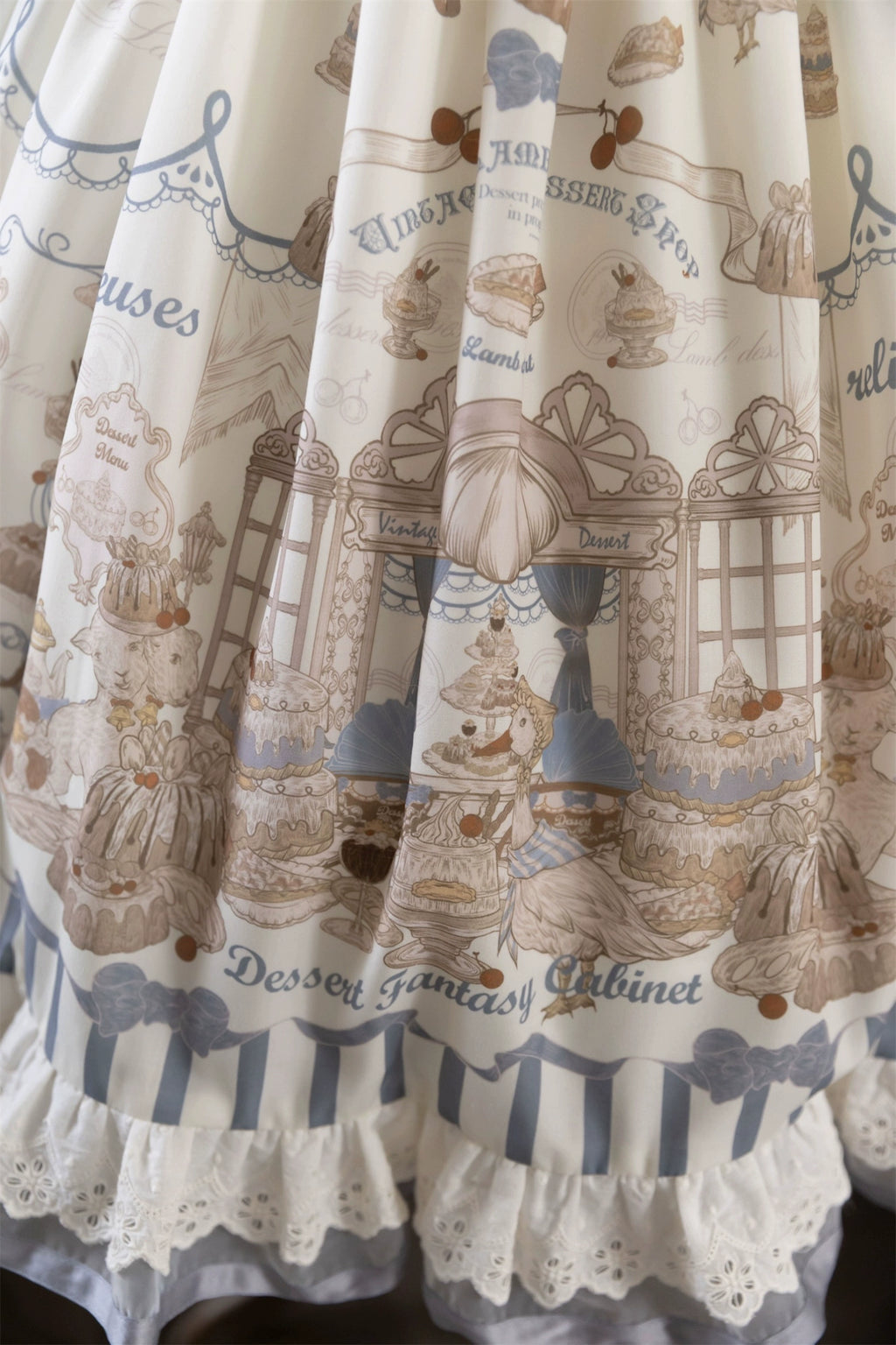 [Pre-orders available until 10/28] Antique Dessert Room Short Sleeve Dress