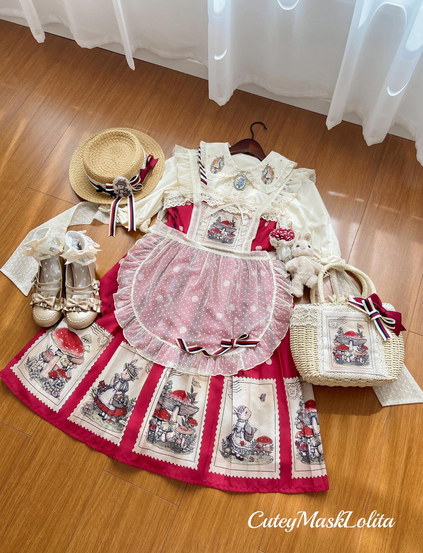 キノコとウサギの切手デザインジャンパースカート