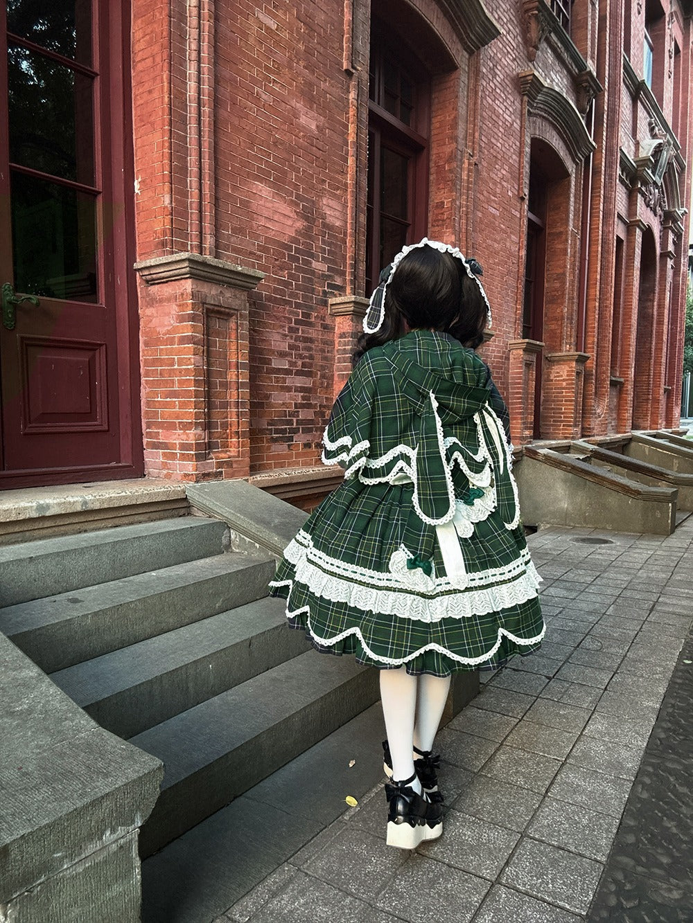 【受注予約10/15まで】Checkered Petal Rabbit うさ耳付きケープ