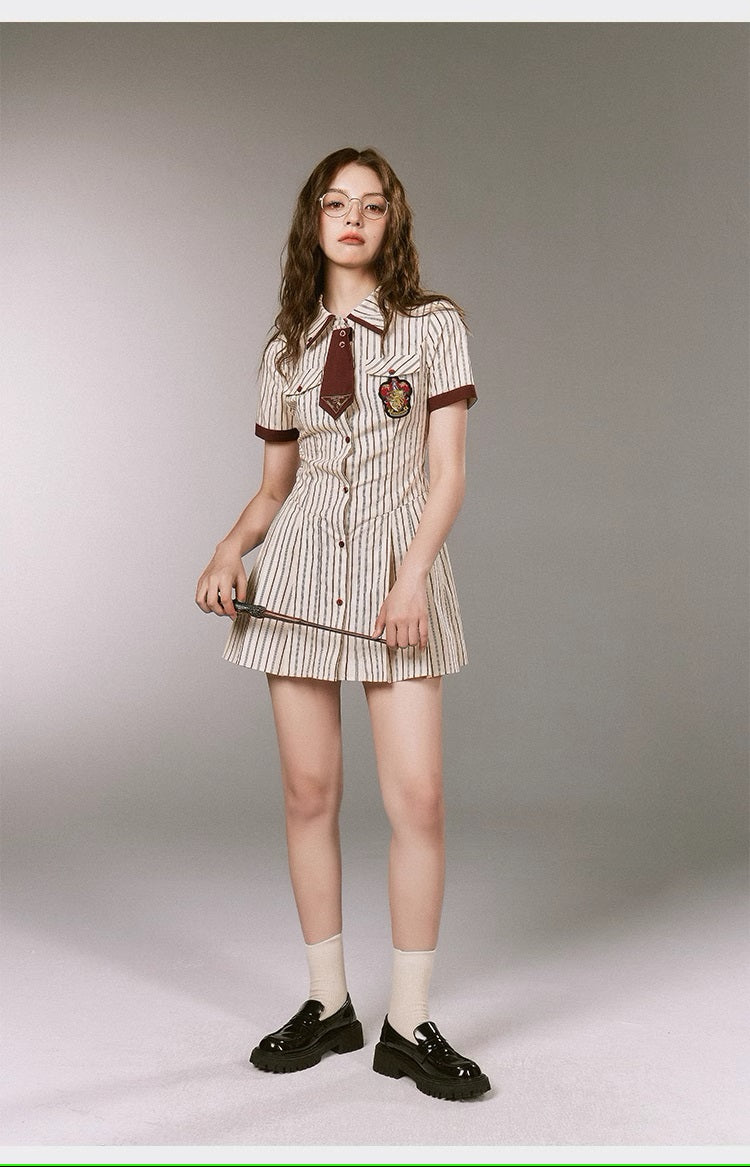 [Reservation sale] Hogwarts School of Witchcraft and Wizardry Short sleeve striped dress and mini skirt