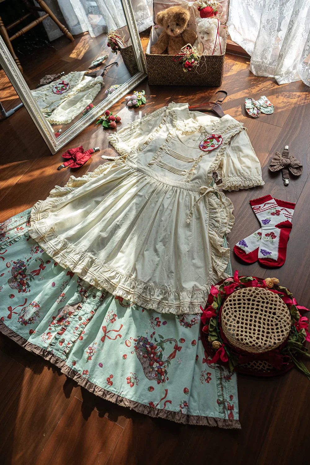 Picnic Basket Apron