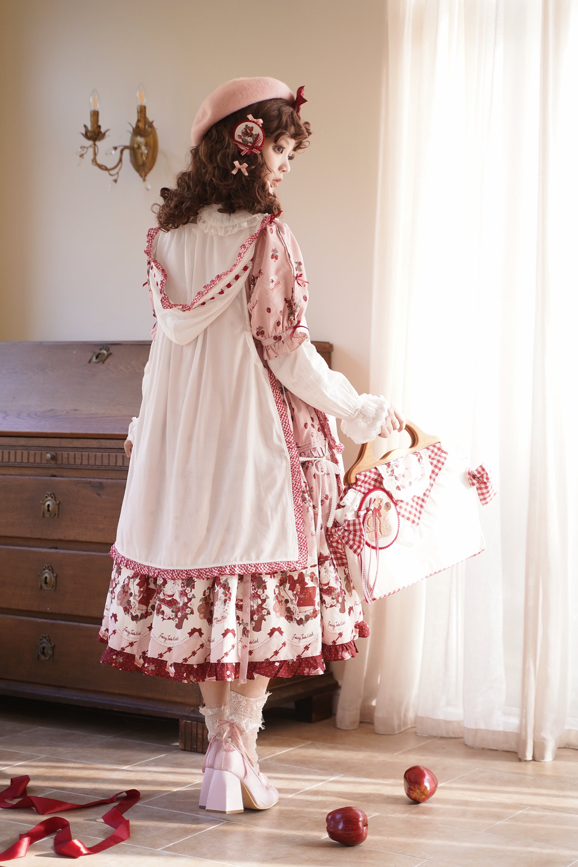 [Only available with simultaneous purchase] Berry Party Apron