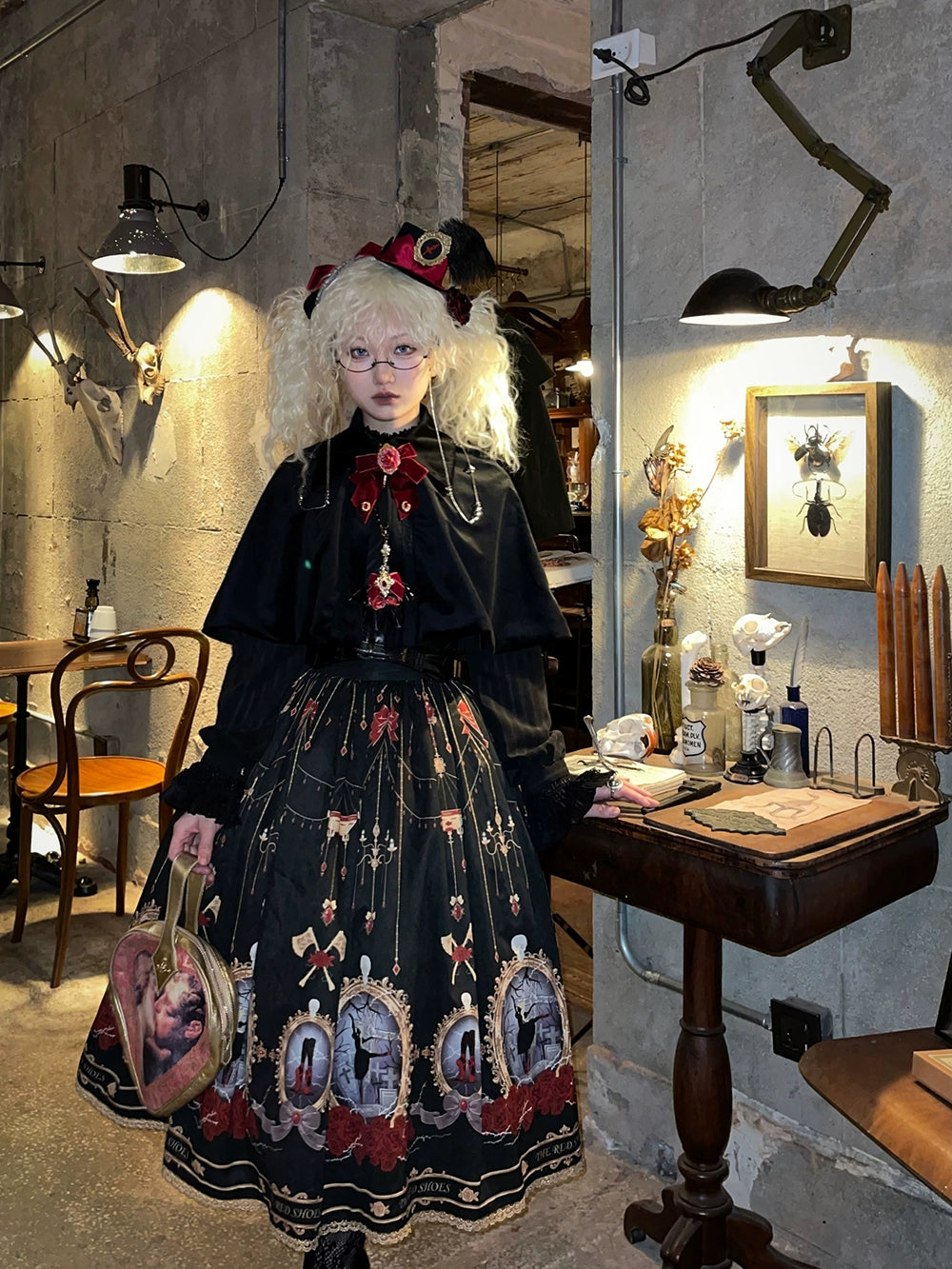 [Pre-orders available until 11/4] Magician's Classical Short Cape