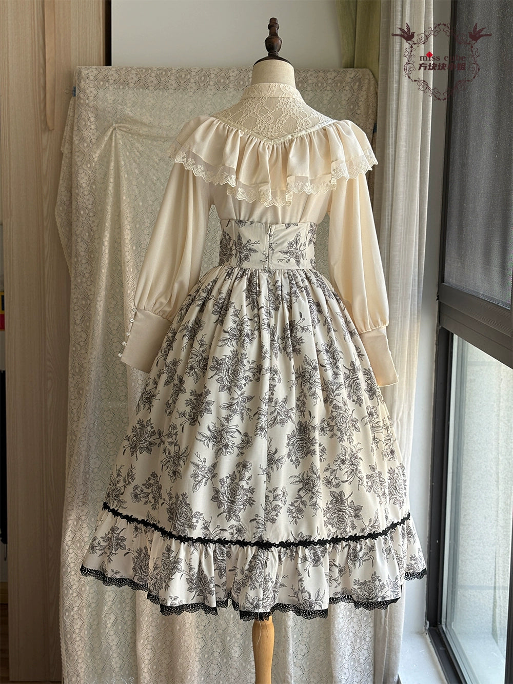 【予約販売】Sketch Wild Rose フリルスタンドカラーブラウス
