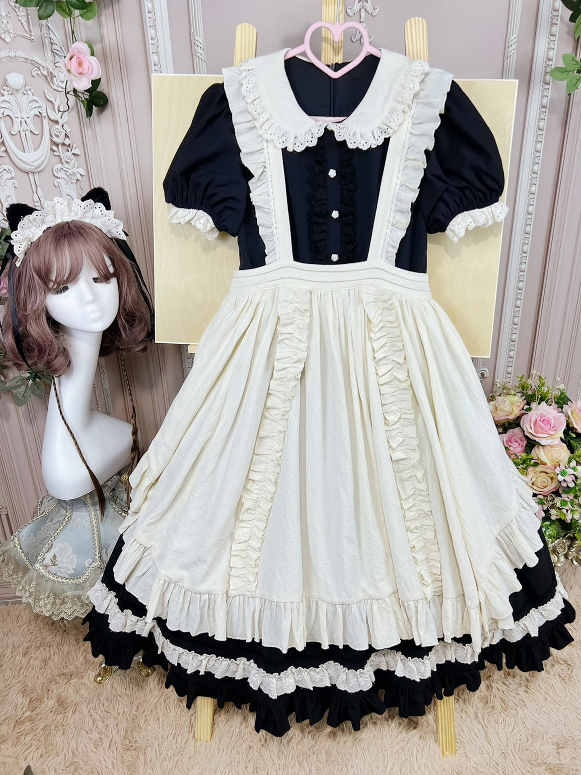 フリル襟の半袖メイドワンピース エプロン付き ロング丈