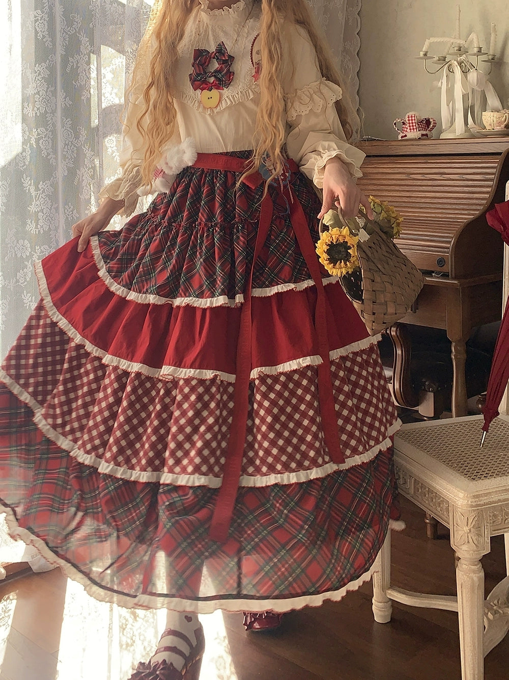 [Pre-orders available until 1/23] Sweet Berry Rabbit Stand Collar Blouse