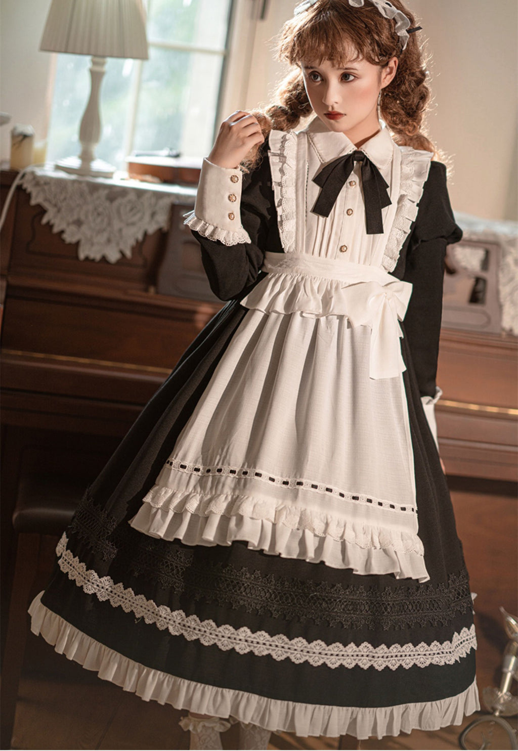 Classical Lolita dress with maid apron