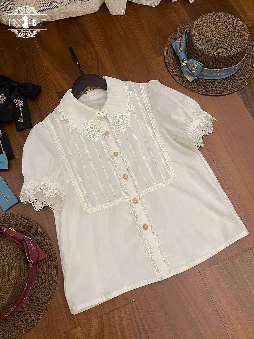 [Pre-order] Secret Key White Lace Short Sleeve Blouse