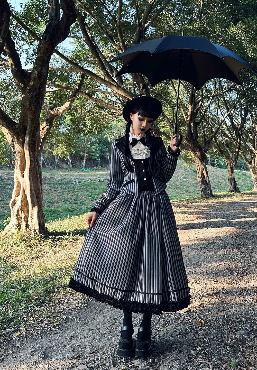 [Pre-orders available until 12/4] Classic Chocolat Stripe Long Skirt