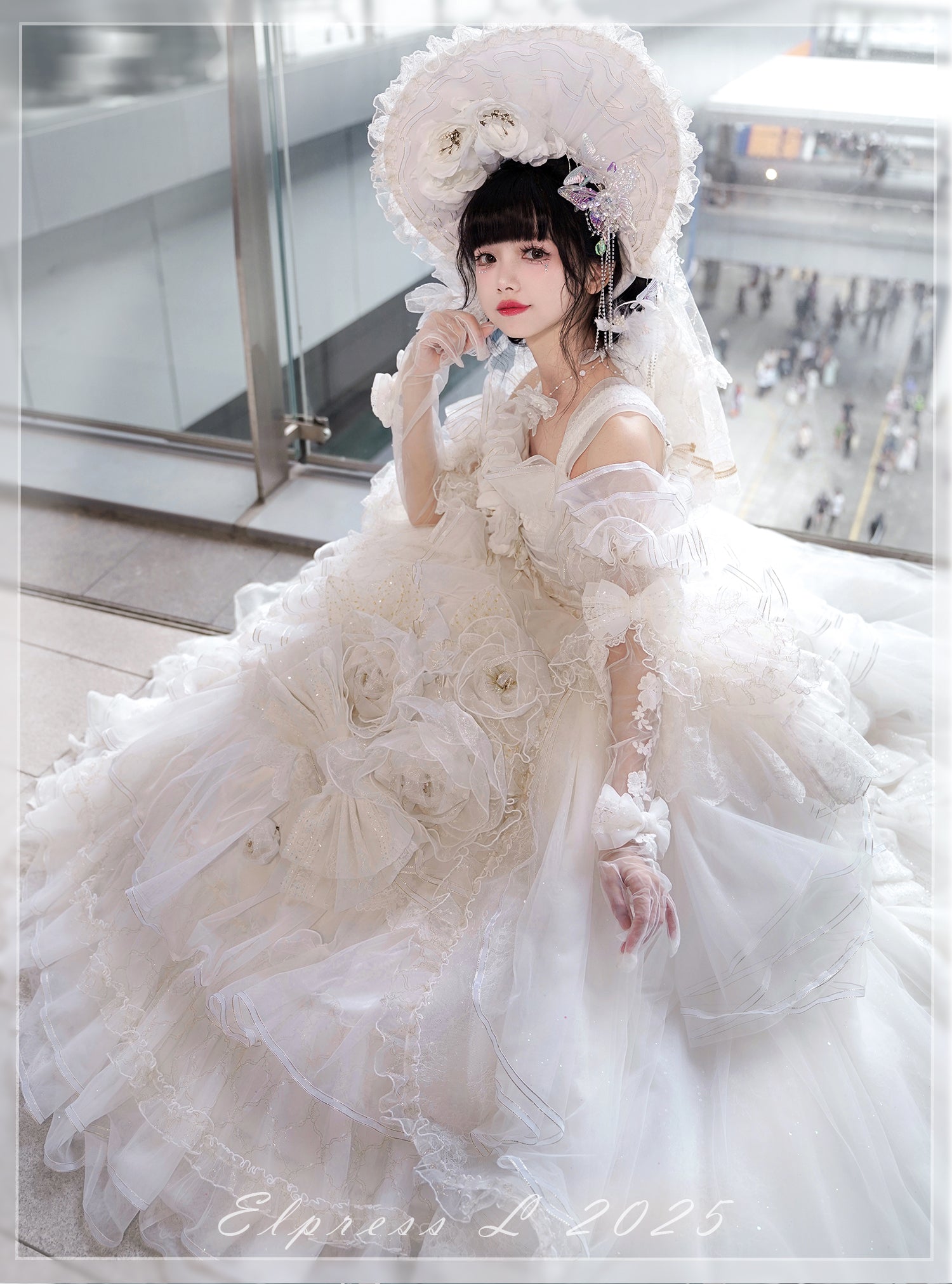 [Pre-orders available until 2/26] Full of Fragrance Dress with Train and Inner Skirt - White