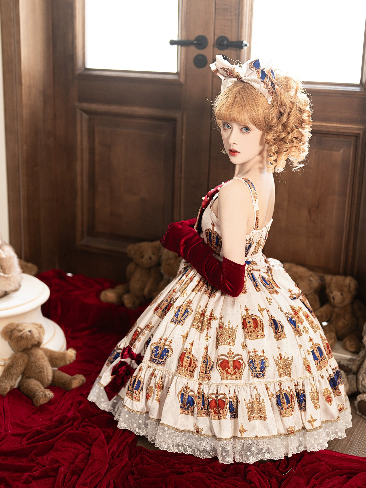 [Pre-orders available until 3/9] Star Crown Velvet Ribbon Print Jumper Skirt