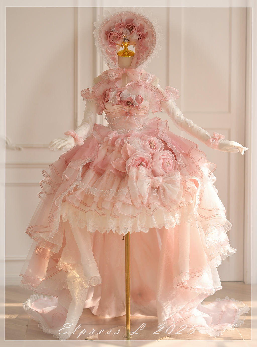 [Pre-orders available until 2/26] Full of Fragrance Dress with Train and Inner Skirt - Pink