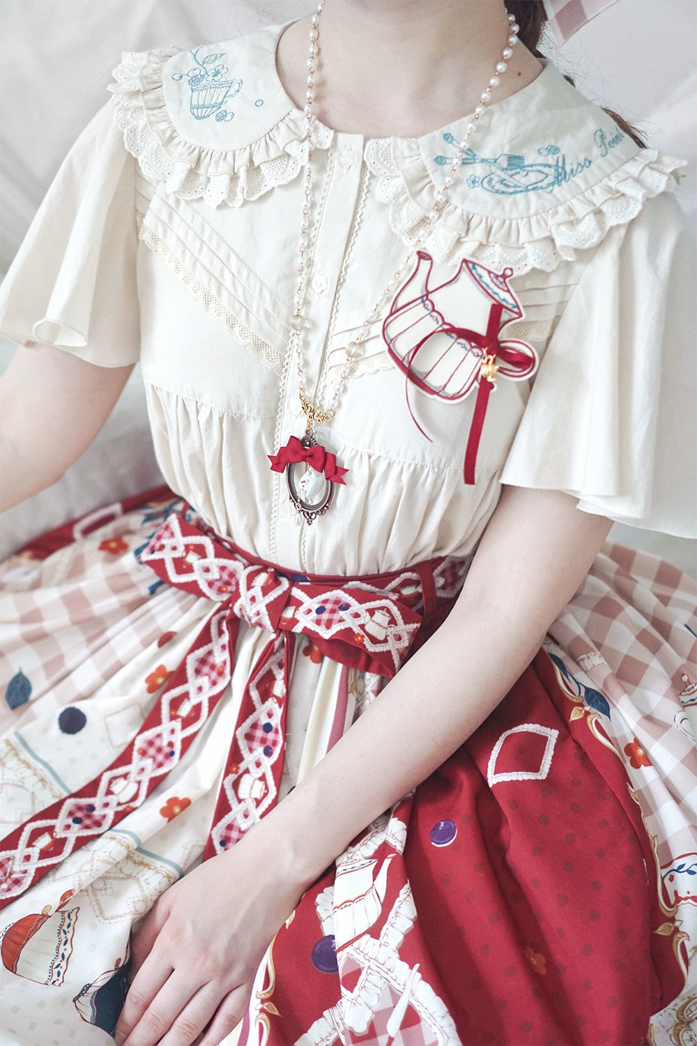 [Sales period ended] Picnic Tea Party Embroidered Blouse