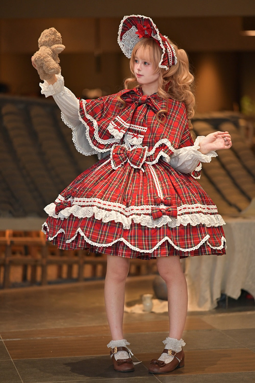 【受注予約10/15まで】Checkered Petal Rabbit うさ耳付きケープ