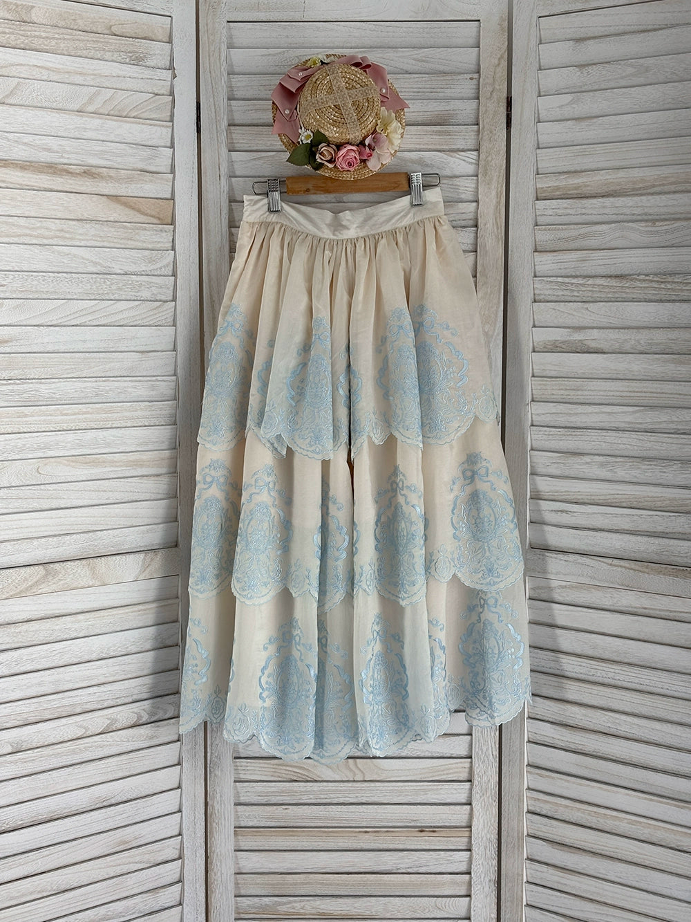 【受注予約9/25まで】Noble Garden 刺繍スカート