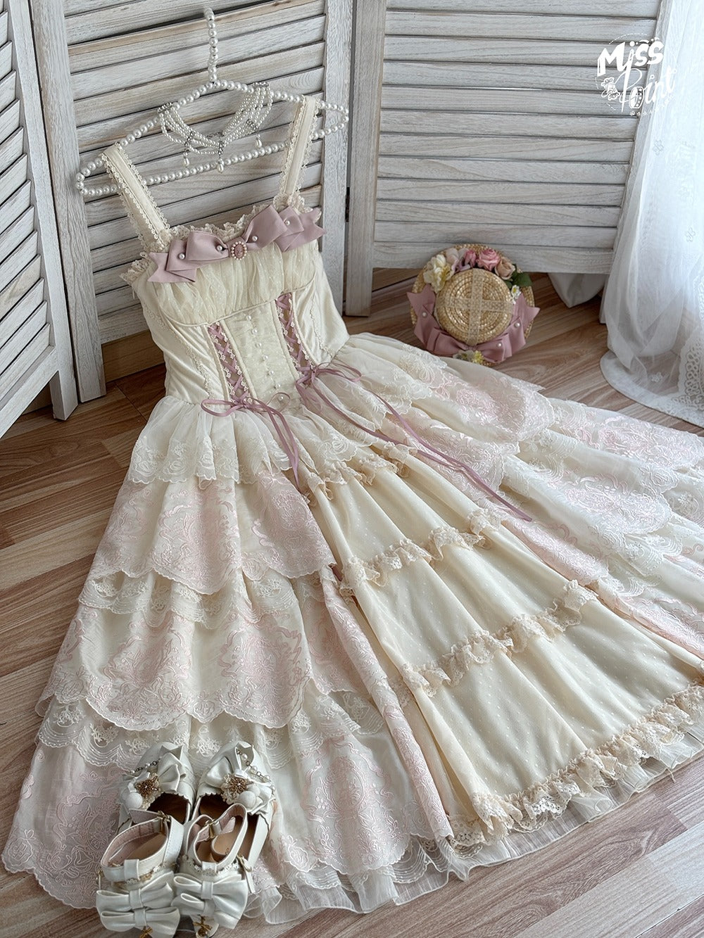 【受注予約9/25まで】Noble Garden 刺繍ジャンパースカート