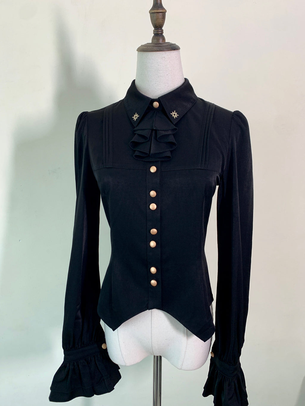 [Sale period has ended] Hoshimezuya Slim blouse with frill tie
