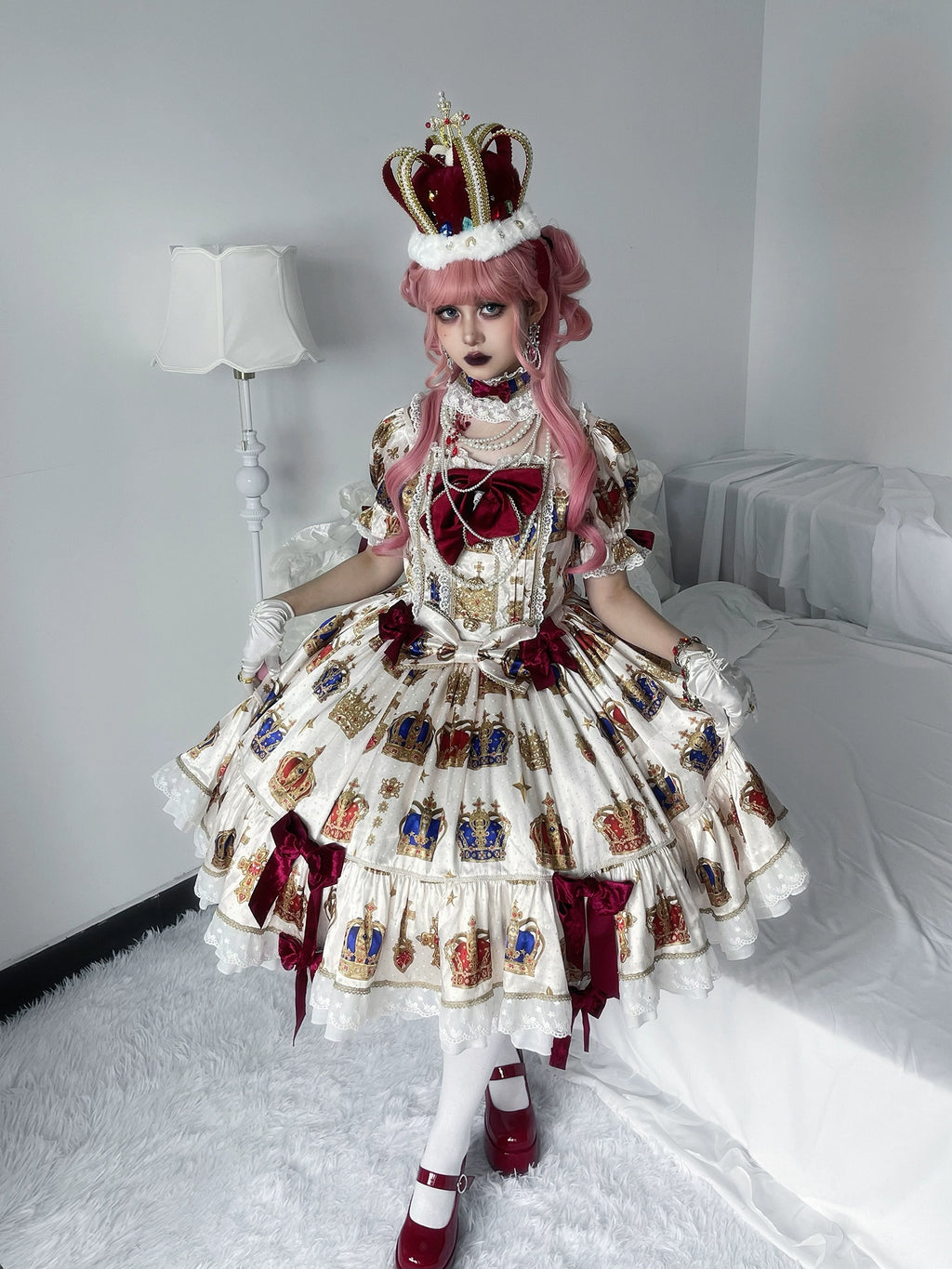 [Resale/Pre-orders available until 3/9] Star Crown Velvet Ribbon Print Dress