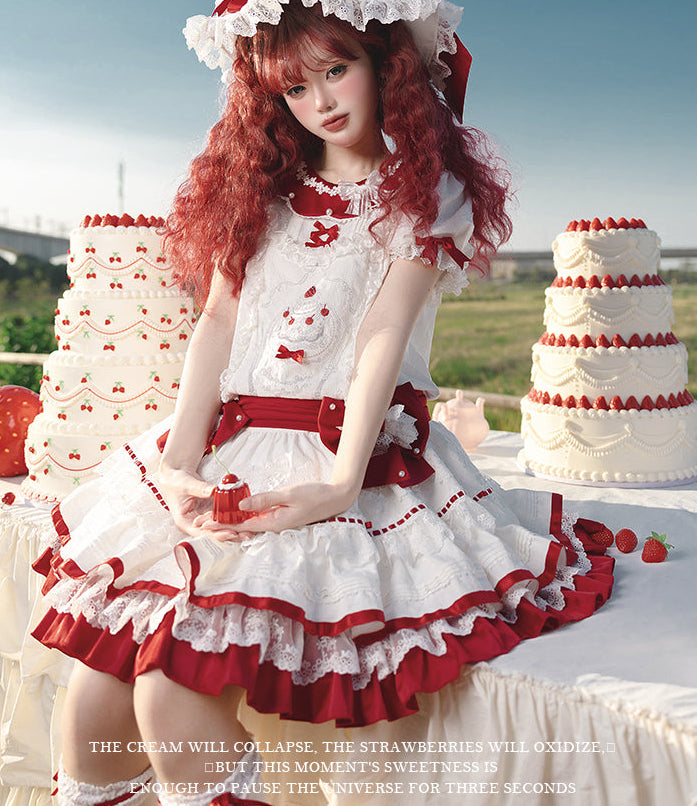 【受注予約11/18まで】Strawberry Cake Guide ローウエストワンピース