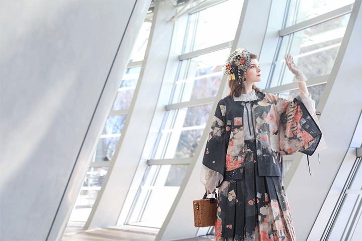 和ロリ苔桃の花咲くエレガント羽織