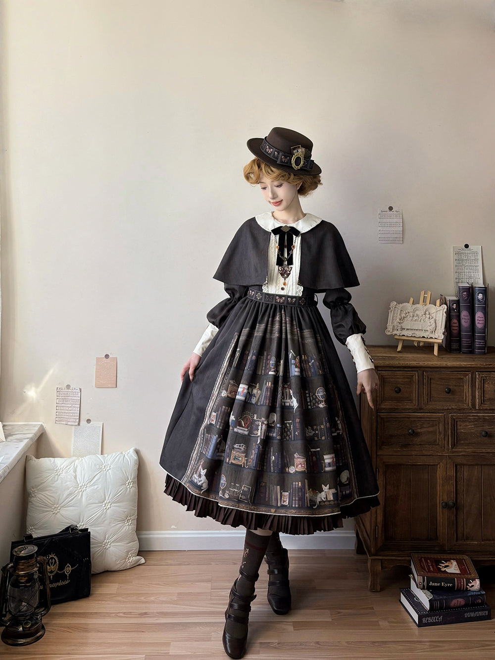 【受注予約11/6まで】German Bookcase ワンピース （ケープ付）