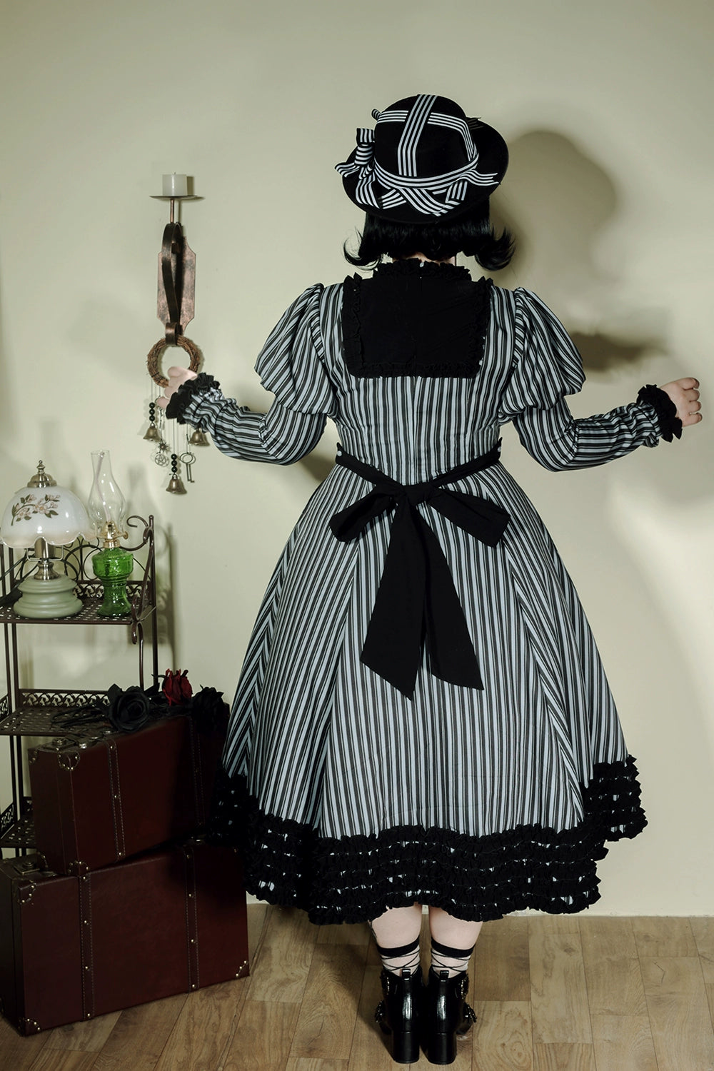 [Pre-orders available until 12/4] Classic Chocolat Stripe Long Dress