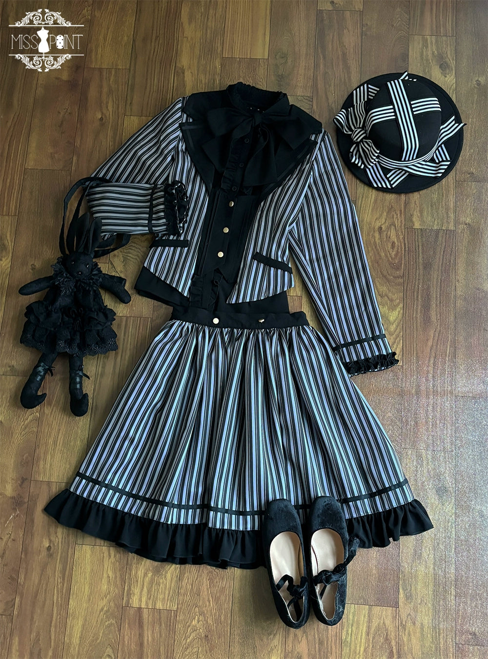 [Pre-orders available until 12/4] Classic Chocolat Stripe Short Jacket