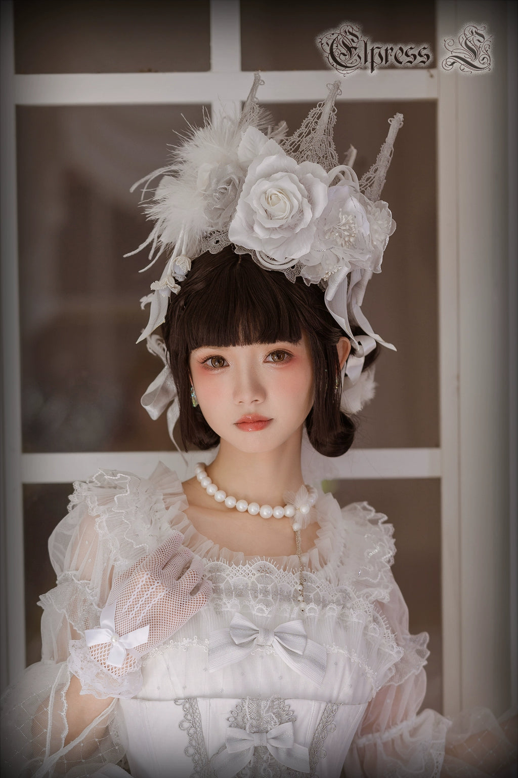[Only available with simultaneous purchase] Rose Throne hat, arm sleeves and other accessories