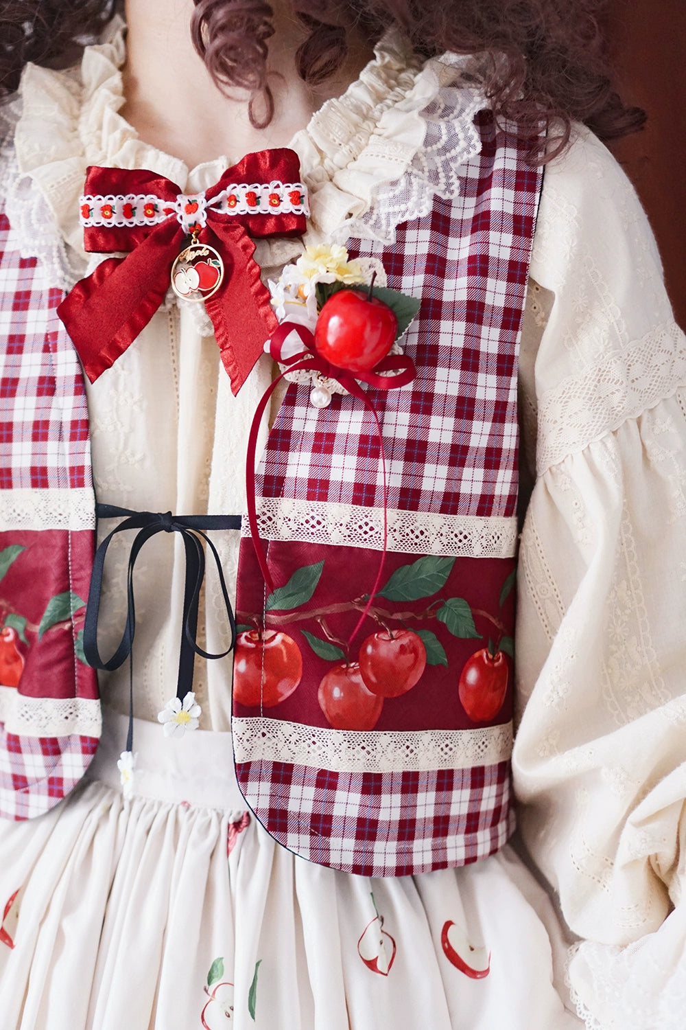 【予約販売】Apple Garden バイエルン風ベスト
