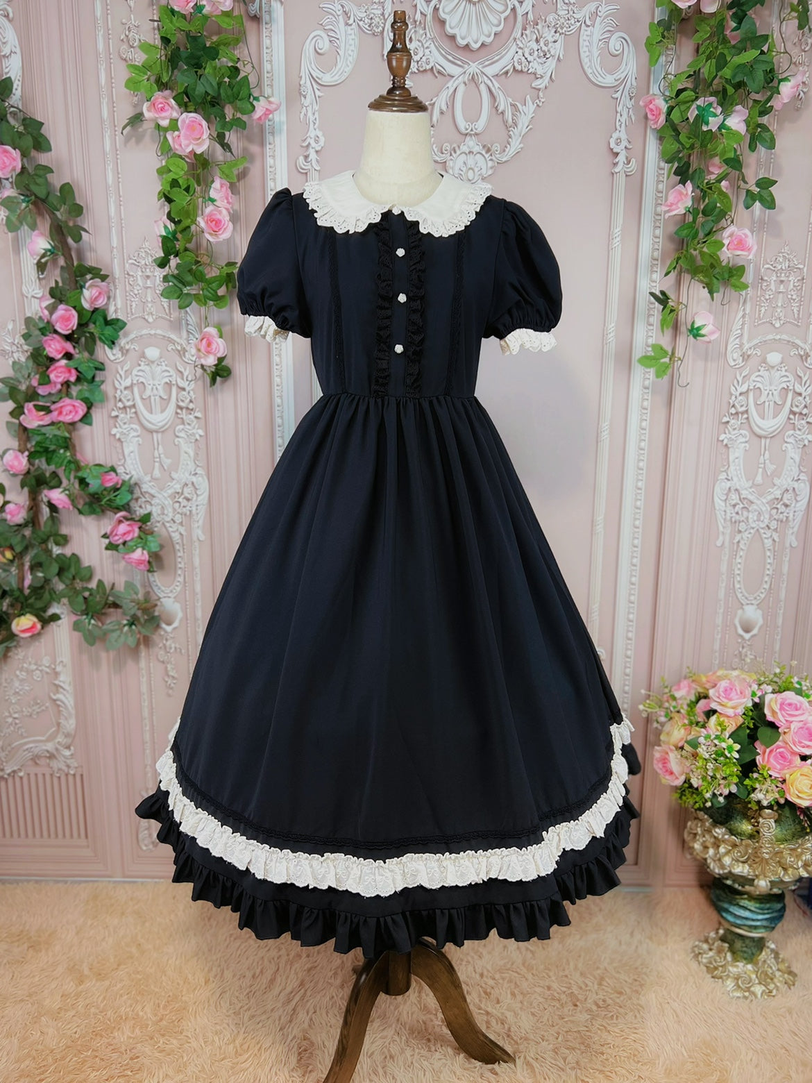 フリル襟の半袖メイドワンピース エプロン付き ロング丈