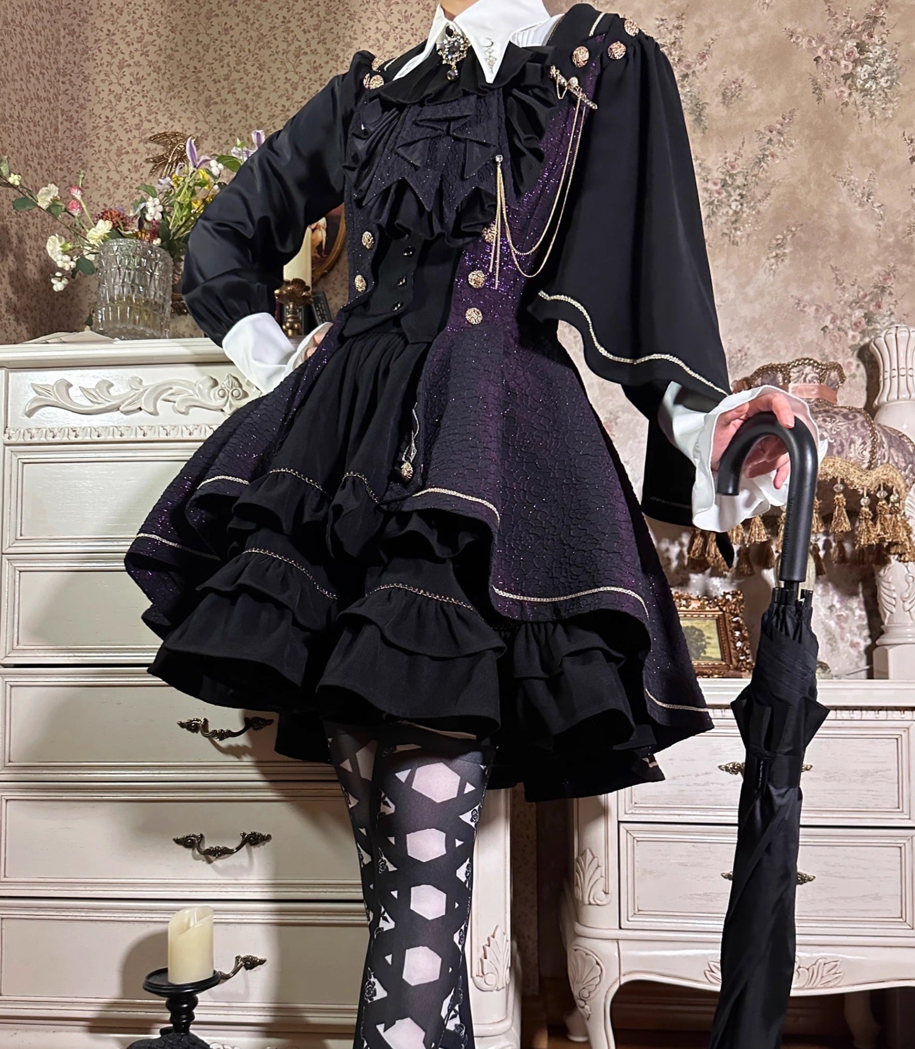 [Resale/Pre-orders until 10/16] Fallen Moon Law Vest with Cape