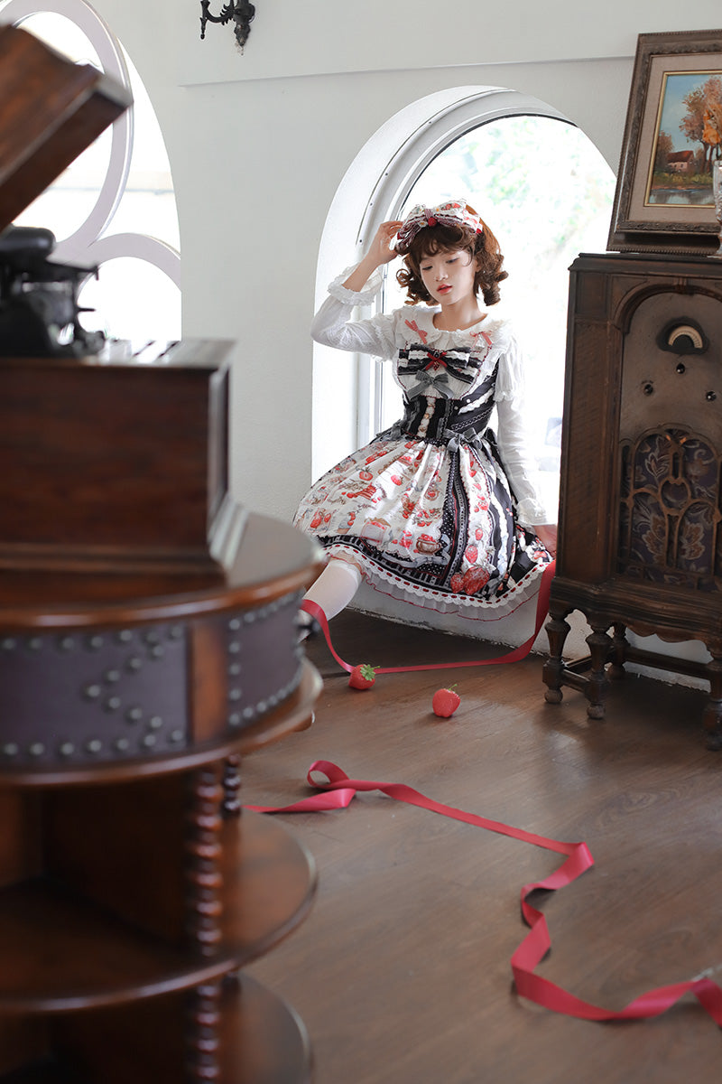 [Pre-orders available until 2/26] Strawberry Manor Print Jumper Skirt