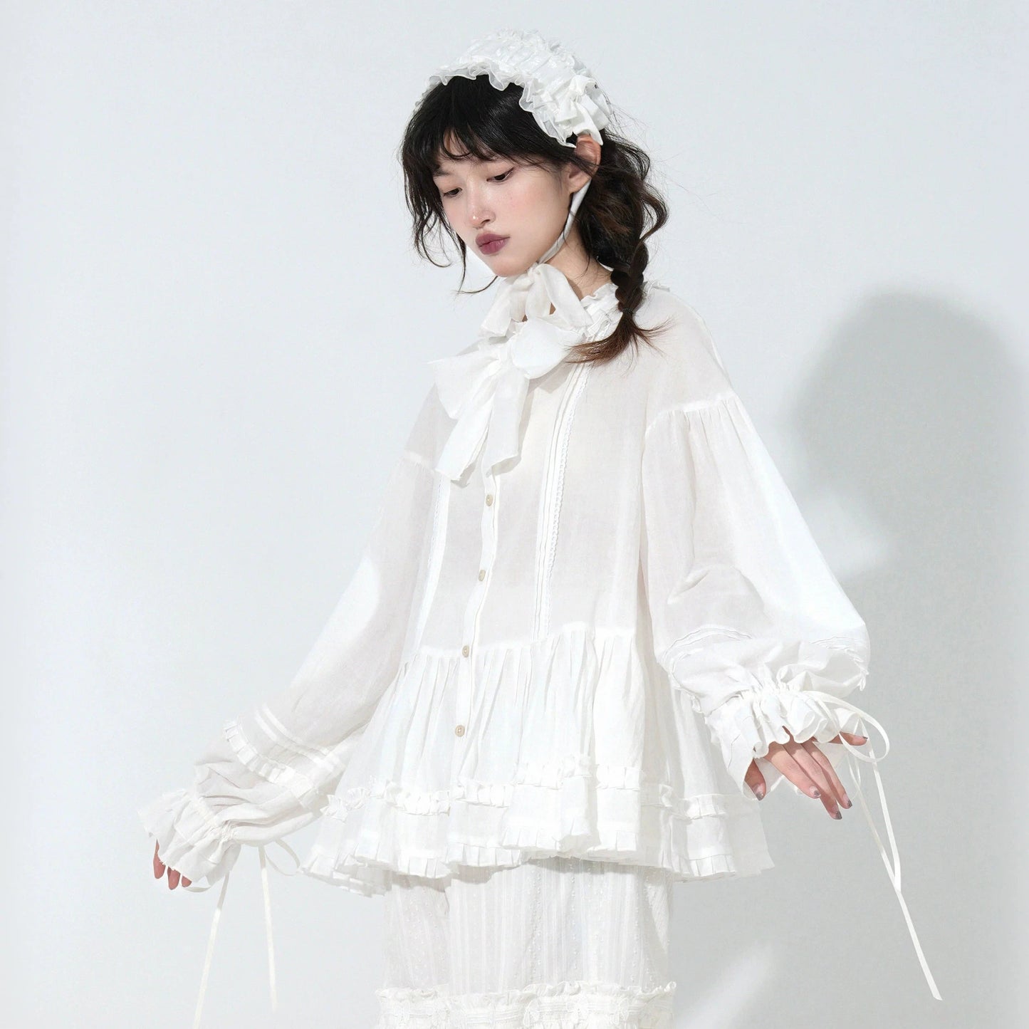 [Pre-orders until 9/9] Bouquets for Autumn Days Ribbon Blouse