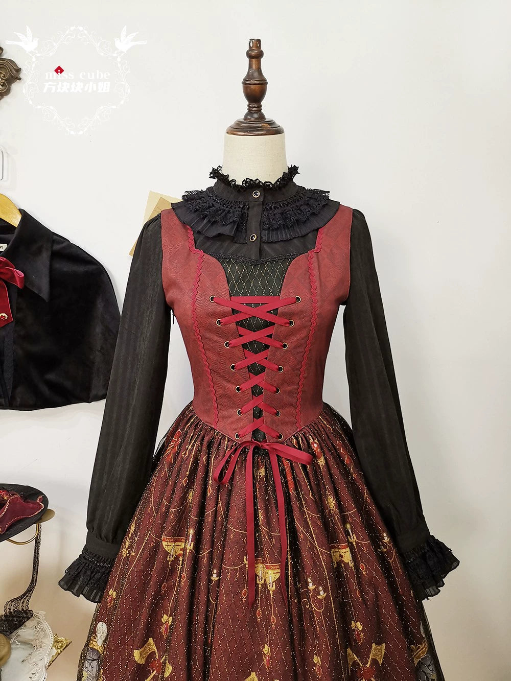 The Red Shoes Gothic Lolita Print Jumper Skirt