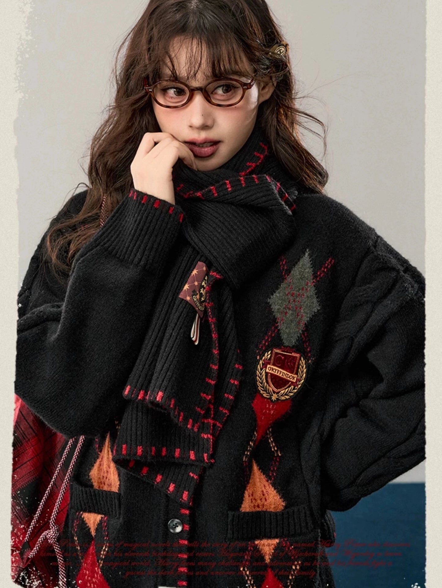 [Pre-order] Hogwarts School of Witchcraft and Wizardry Argyle Cardigan with Scarf