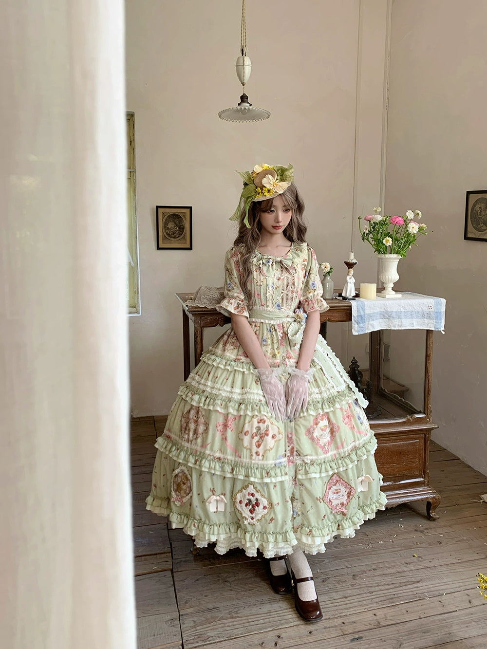 [Pre-orders available until 2/19] Cat Rose Tea Party Luxury Dress