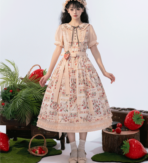 [Pre-orders available until 9/1] Strawberry Field Check x Strawberry Print Dress