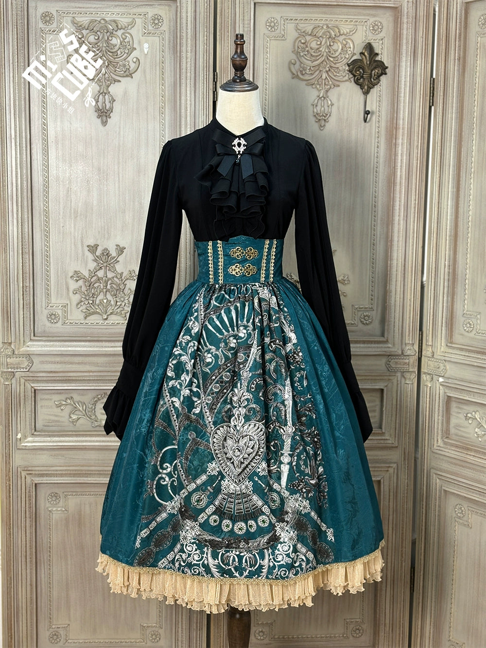 [Pre-orders available until 12/12] Eye of Horus Print Skirt, Corset Type