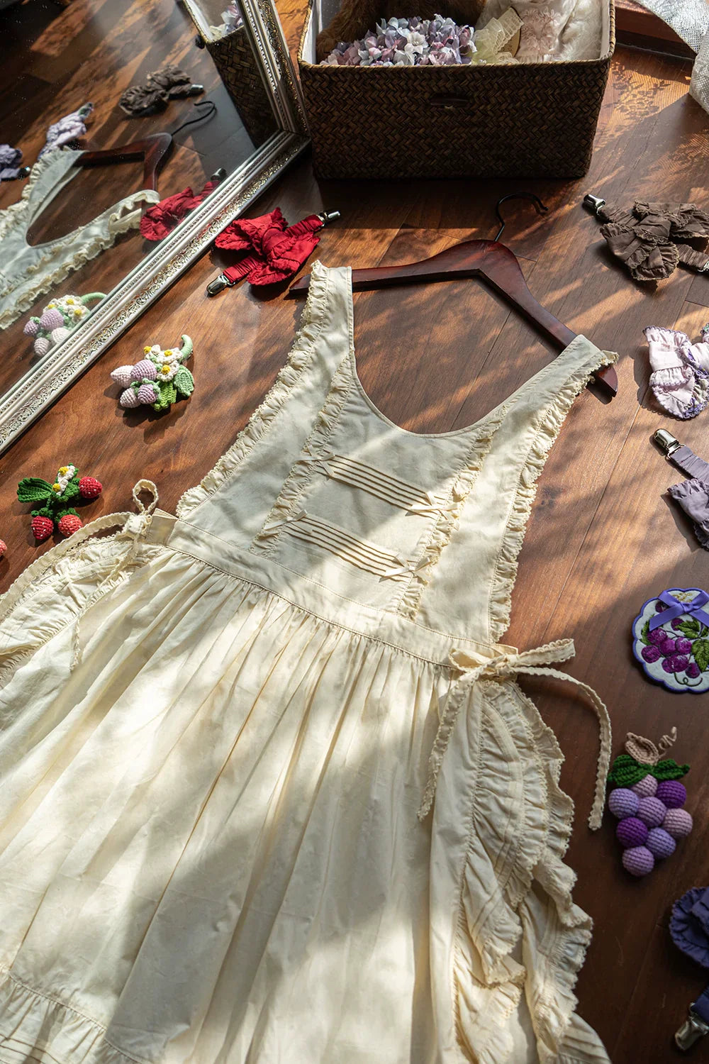Picnic Basket Apron
