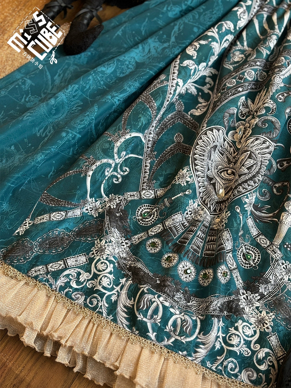 [Pre-orders available until 12/12] Eye of Horus Print Skirt, Corset Type