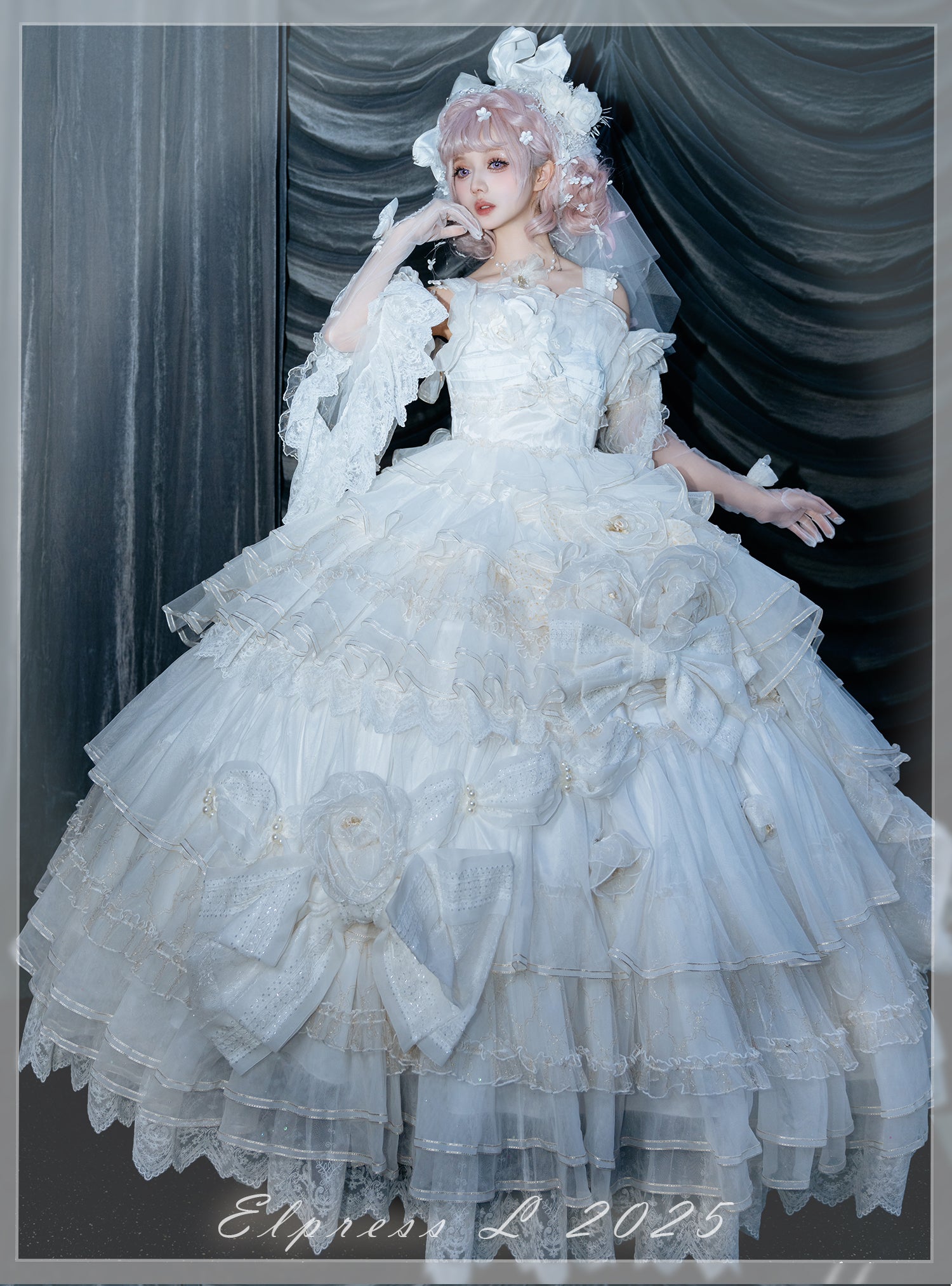 [Pre-orders available until 2/26] Full of Fragrance Dress with Train and Inner Skirt - White
