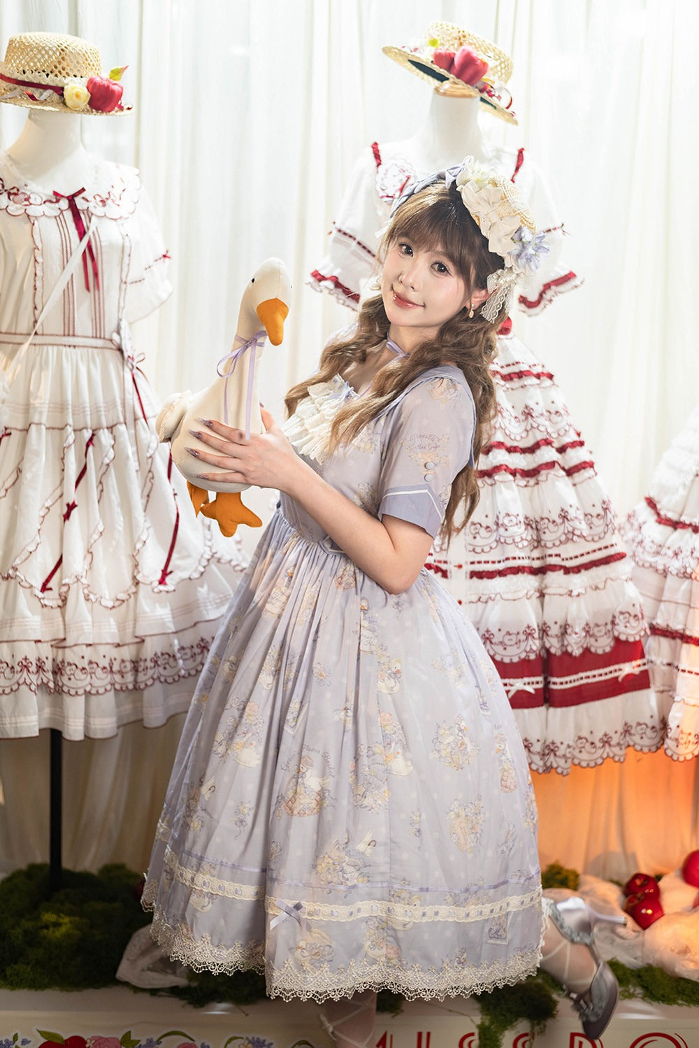 【受注予約7/22まで】花かごの白鳥 スクエアネックワンピース