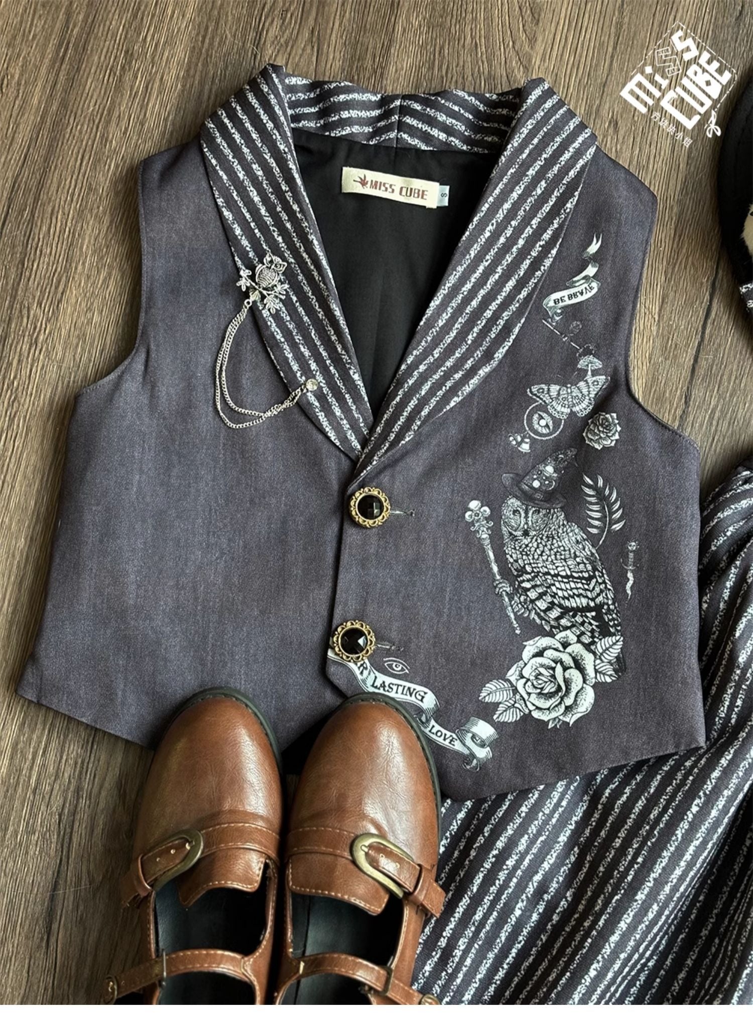 [Pre-orders available until 11/4] Magician Classical Vest