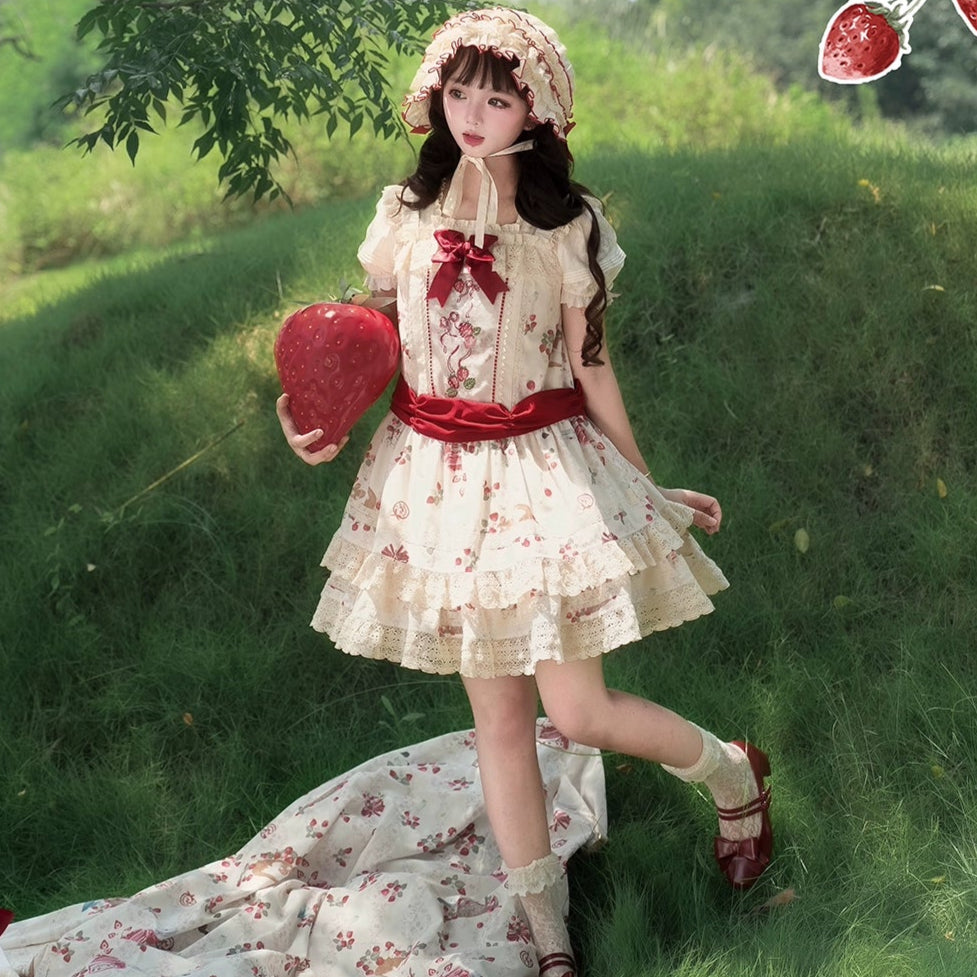 【受注予約8/14まで】 Strawberry Whisper プリントジャンパースカート