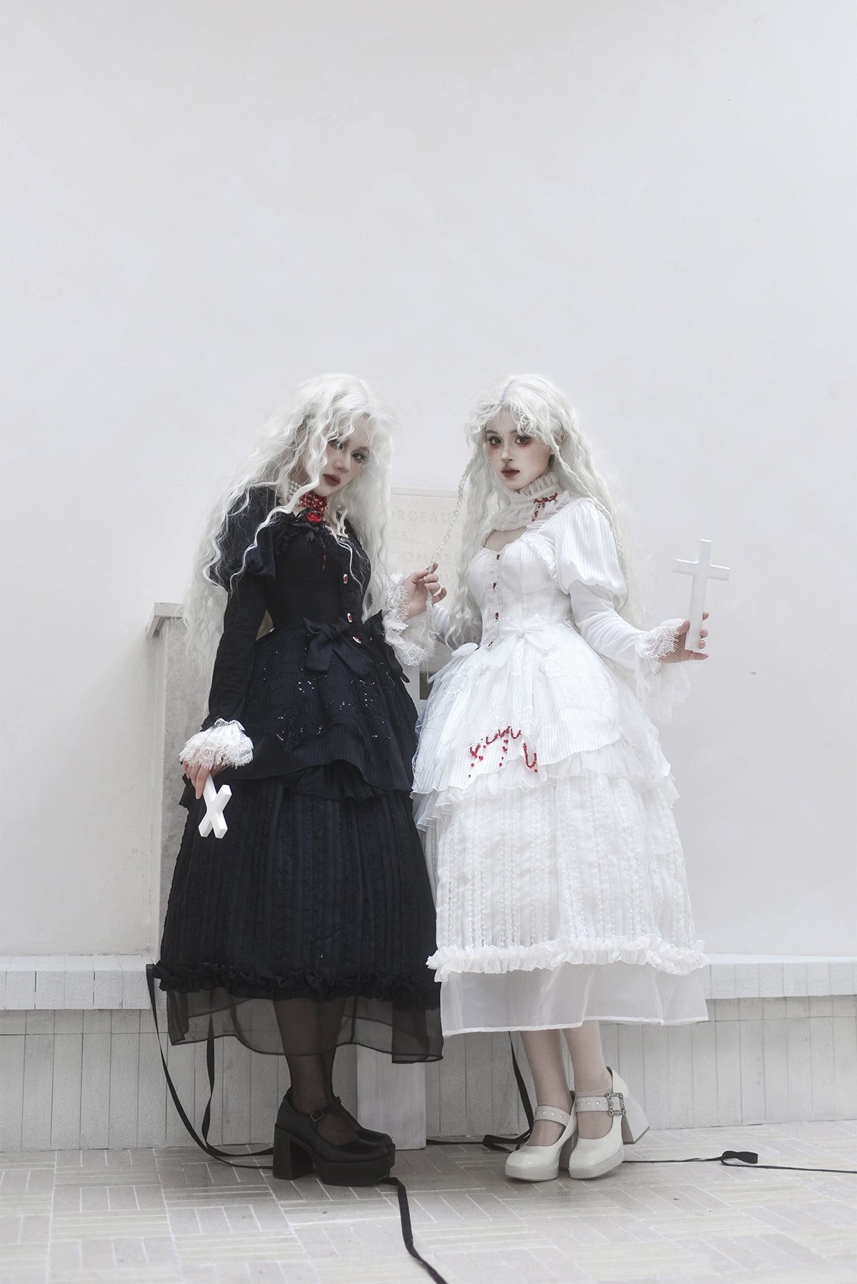 Twin Witches ゴシックチュールワンピースとインナースカート