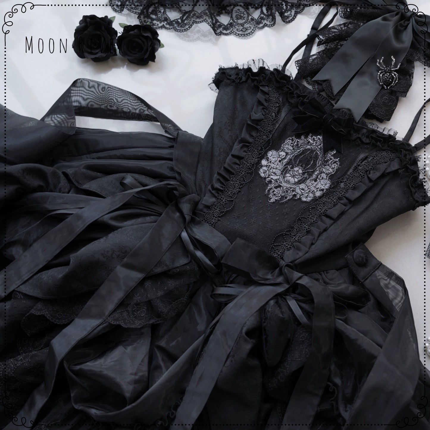 [Pre-orders until 9/29] Moonlit Night Spider Jumper Skirt Type 1